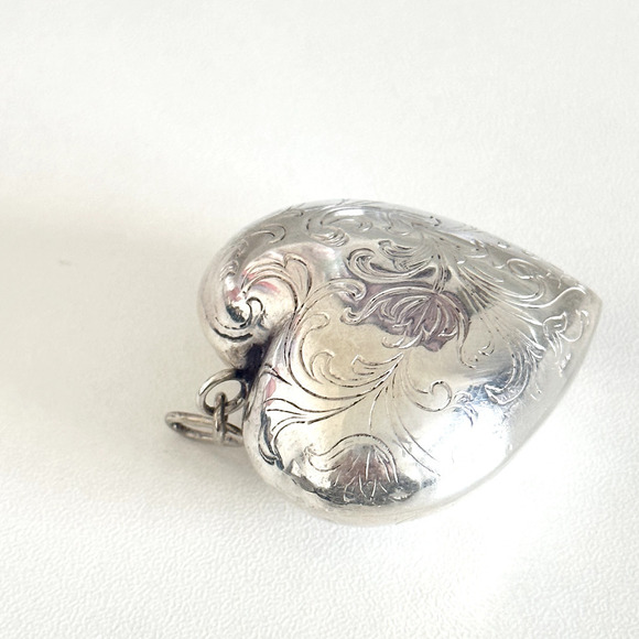 Vintage 925 Sterling Silver Large Puffy Heart Floral Scroll Etched Pendant - Picture 2 of 10